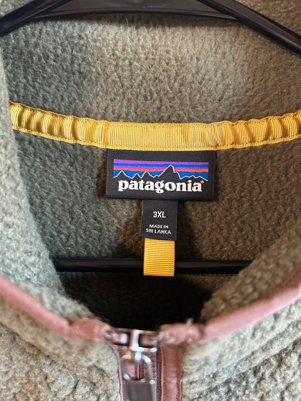 Patagonia Olive Green Sherpa Fleece Vest with Yellow Zipper Pulls  #38 - Picture 5 of 8